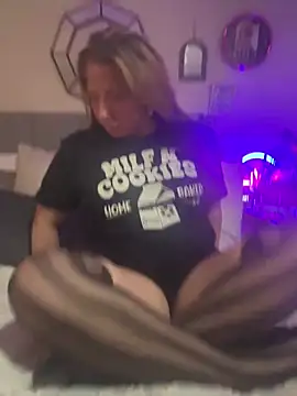 Snapshot of megansweetfromthevalley chatting on 02-13-26, 02:07 megansweetfromthevalley online show from 02-13-26, 02:07