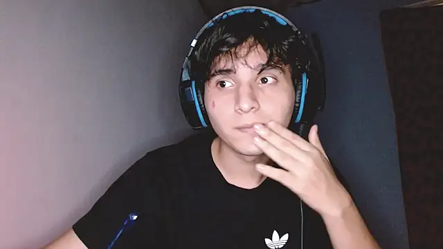 Charley quin online show from 10-17-25, 04:37