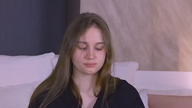 EllieHayes online show from 04-04-26, 10:07