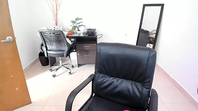 Adele Sweett online show from 03-14-25, 07:23