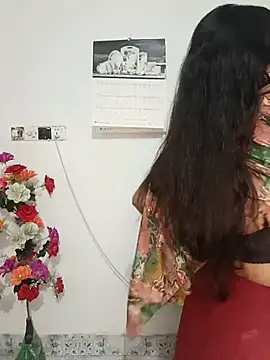 Hot-Angel  online show from 05-13-26, 02:47