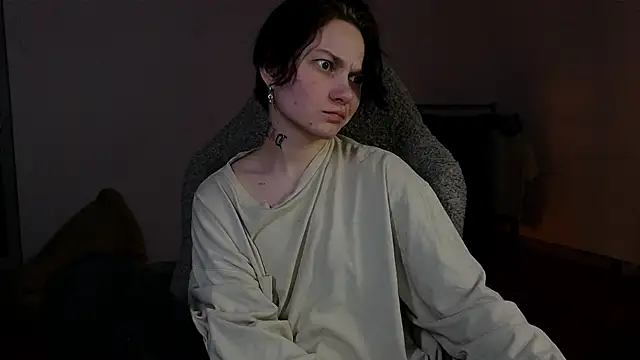 esajukyy online show from 05-18-26, 03:40