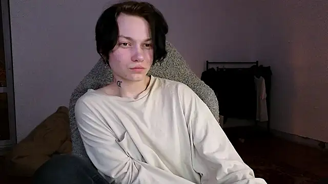 esajukyy online show from 05-20-26, 04:13