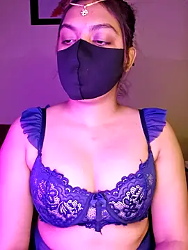 Olivia3 online show from 10-30-25, 09:04