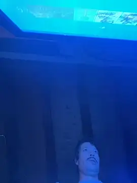 Snapshot of zenzero87 chatting on 10-28-25, 09:39 zenzero87 online show from 10-28-25, 09:39