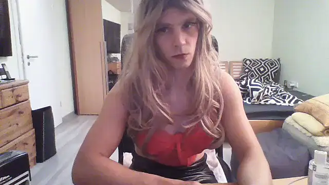 Snapshot of Kinky-Kristina chatting on 09-16-25, 07:37 Kinky-Kristina online show from 09-16-25, 07:37