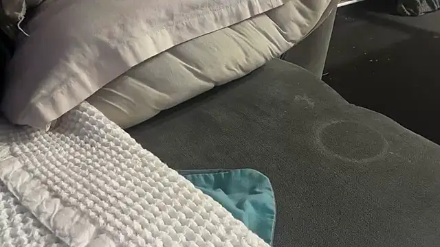 houy111111 online show from 10-25-25, 06:02