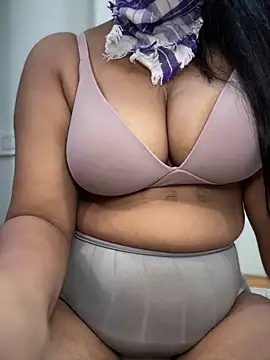 Snapshot of stylishpooja chatting on 09-15-25, 05:13 stylishpooja online show from 09-15-25, 05:13
