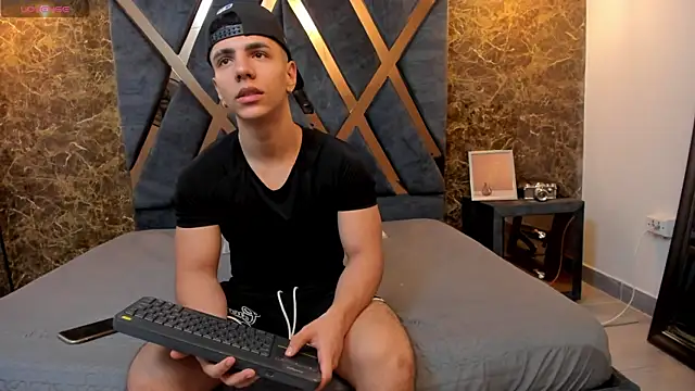 Flynn Riider online show from 02-12-25, 11:29