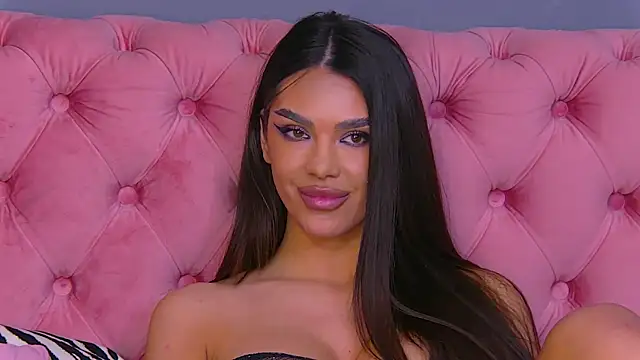 Snapshot of Nicole_Diva chatting on 02-05-25, 01:00 Nicole Diva online show from 02-05-25, 01:00
