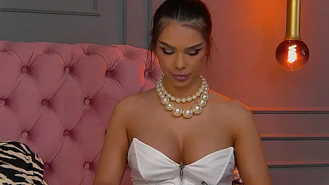 Snapshot of Nicole_Diva chatting on 03-04-25, 01:06 Nicole Diva online show from 03-04-25, 01:06