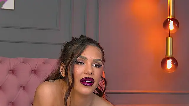 Snapshot of Nicole_Diva chatting on 03-21-25, 01:23 Nicole Diva online show from 03-21-25, 01:23