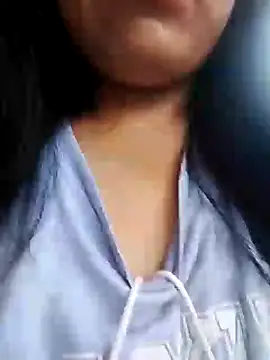 Snapshot of Danna-linyi chatting on 12-31-24, 12:04 Danna-linyi online show from 12-31-24, 12:04