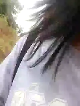 Snapshot of Danna-linyi chatting on 01-11-25, 02:47 Danna-linyi online show from 01-11-25, 02:47