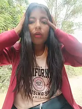 Danna-linyi online show from 06-18-26, 02:21