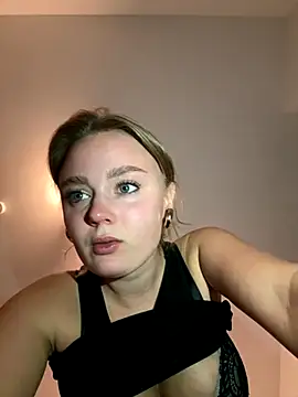 Snapshot of CherryEmmy chatting on 10-03-25, 05:21 CherryEmmy online show from 10-03-25, 05:21