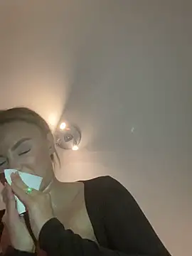 Snapshot of CherryEmmy chatting on 10-19-25, 05:57 CherryEmmy online show from 10-19-25, 05:57