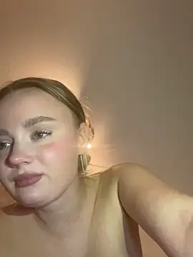 Snapshot of CherryEmmy chatting on 11-06-25, 07:04 CherryEmmy online show from 11-06-25, 07:04