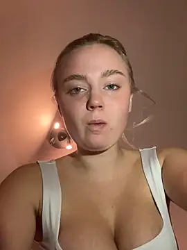 Snapshot of CherryEmmy chatting on 11-09-25, 07:12 CherryEmmy online show from 11-09-25, 07:12