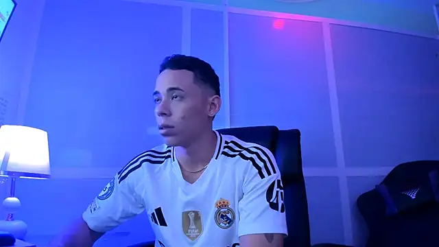 Snapshot of briambrows chatting on 01-30-25, 03:11 briambrows online show from 01-30-25, 03:11