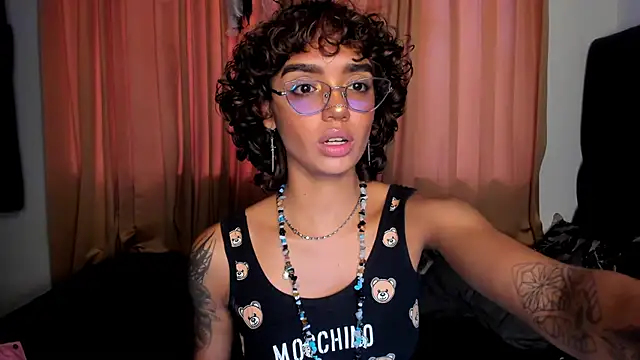 Snapshot of slutty_venus chatting on 10-23-25, 10:19 slutty venus online show from 10-23-25, 10:19