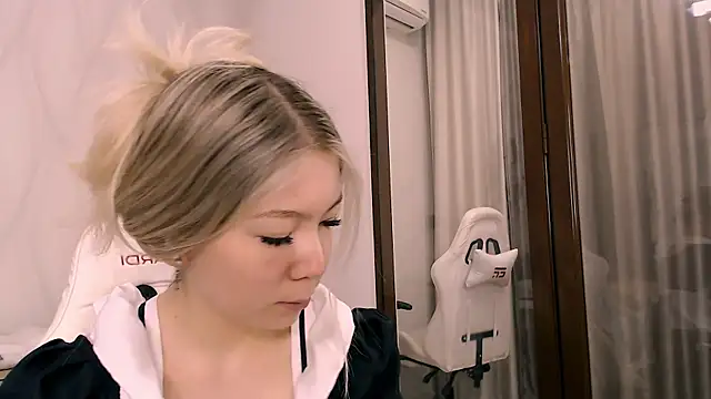 Babby Rabbit online show from 12-22-25, 11:40