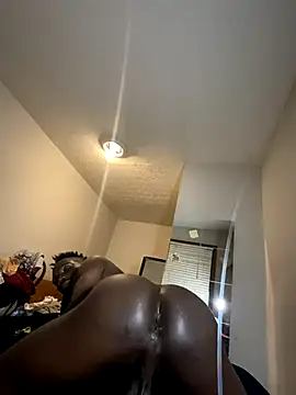 Snapshot of Shawtyblaque21 chatting on 10-05-25, 06:34 Shawtyblaque21 online show from 10-05-25, 06:34