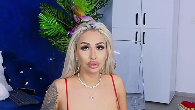 GoldenAmber online show from 01-08-25, 10:27
