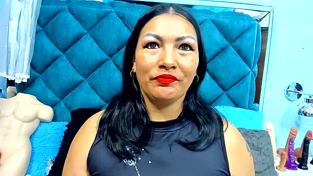 Snapshot of PENELOPELEWISs chatting on 08-05-26, 01:30 PENELOPELEWISs online show from 08-05-26, 01:30