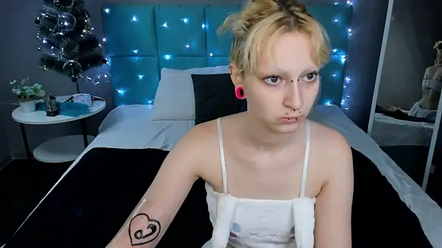 Snapshot of Lexy-Woorhez chatting on 01-20-25, 09:24 Lexy-Woorhez online show from 01-20-25, 09:24