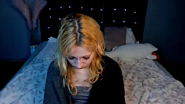 Snapshot of Lexy-Woorhez chatting on 02-04-25, 10:32 Lexy-Woorhez online show from 02-04-25, 10:32