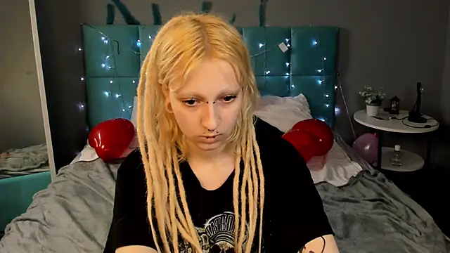 Snapshot of Lexy-Woorhez chatting on 02-13-25, 01:26 Lexy-Woorhez online show from 02-13-25, 01:26