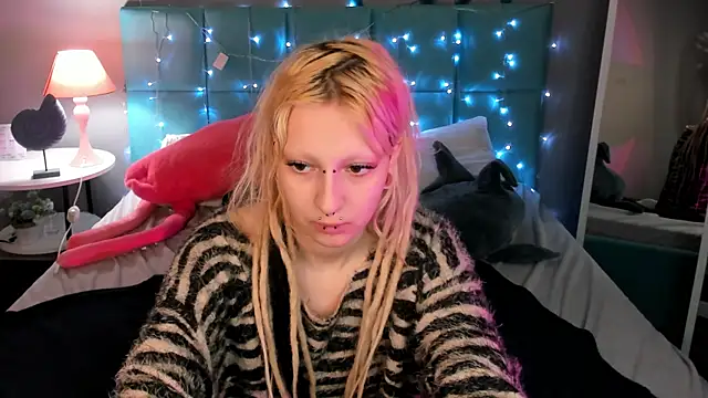 Snapshot of Lexy-Woorhez chatting on 03-06-25, 10:41 Lexy-Woorhez online show from 03-06-25, 10:41