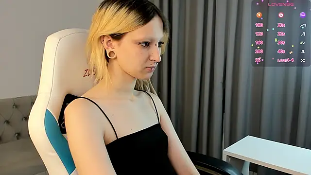 Snapshot of Lexy-Woorhez chatting on 10-23-25, 11:20 Lexy-Woorhez online show from 10-23-25, 11:20