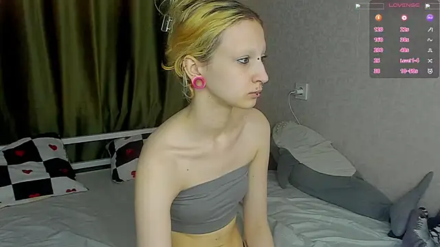 Snapshot of Lexy-Woorhez chatting on 04-26-26, 11:19 Lexy-Woorhez online show from 04-26-26, 11:19