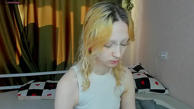 Snapshot of Lexy-Woorhez chatting on 04-29-26, 11:25 Lexy-Woorhez online show from 04-29-26, 11:25