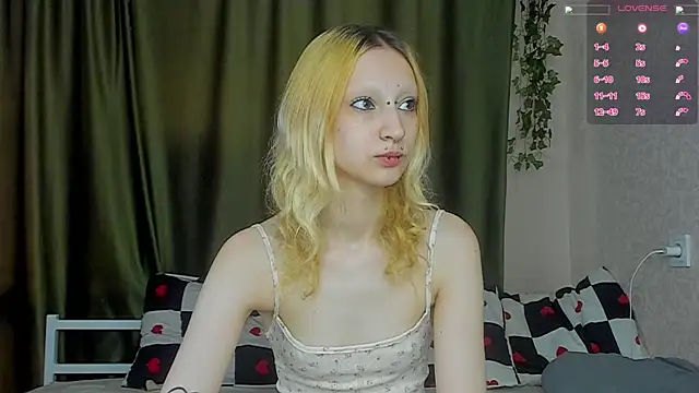 Snapshot of Lexy-Woorhez chatting on 05-06-26, 11:26 Lexy-Woorhez online show from 05-06-26, 11:26