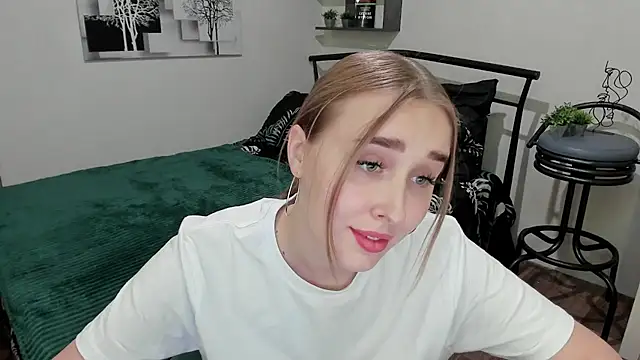 LinaTruly online show from 02-09-25, 09:06