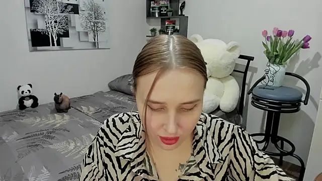 LinaTruly online show from 03-08-25, 09:18