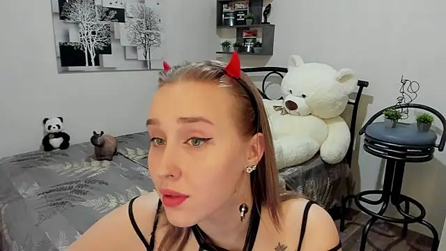 LinaTruly online show from 03-14-25, 12:10