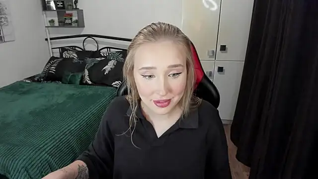 LinaTruly online show from 09-22-25, 09:50