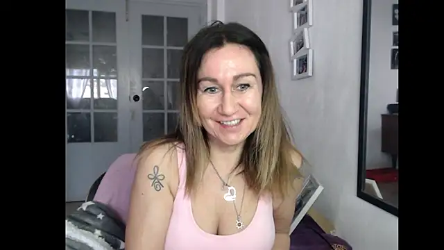 Snapshot of TamaraSweetxo chatting on 01-16-26, 03:49 TamaraSweetxo online show from 01-16-26, 03:49