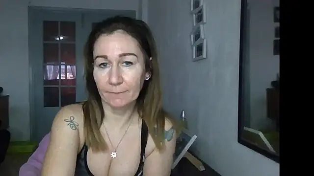 TamaraSweetxo online show from 03-11-26, 09:15