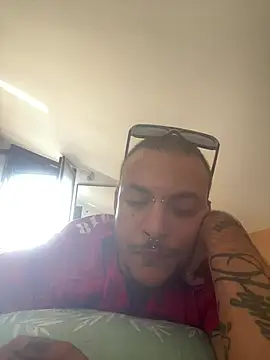 Snapshot of FTM98xxx chatting on 07-09-26, 03:27 FTM98xxx online show from 07-09-26, 03:27