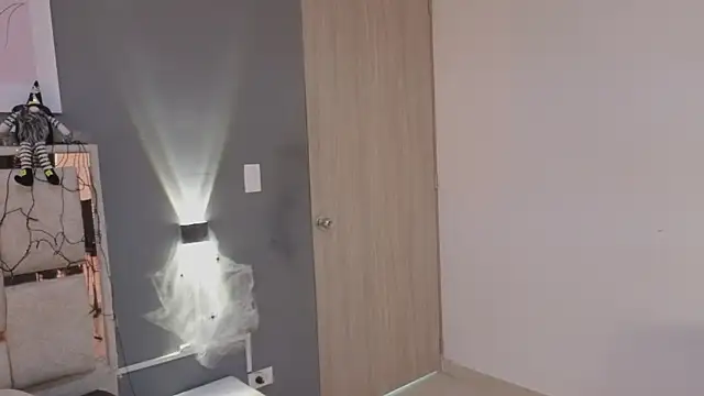 jolie lov online show from 10-20-25, 01:11