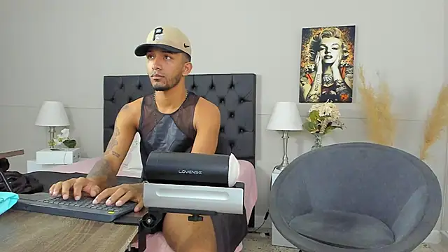 Robin Rief online show from 01-29-25, 03:44