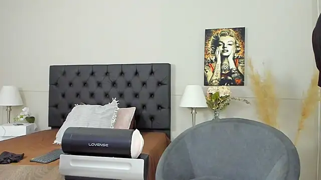 Robin Rief online show from 01-30-25, 03:55