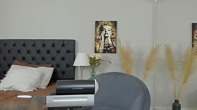 Robin Rief online show from 01-31-25, 03:41