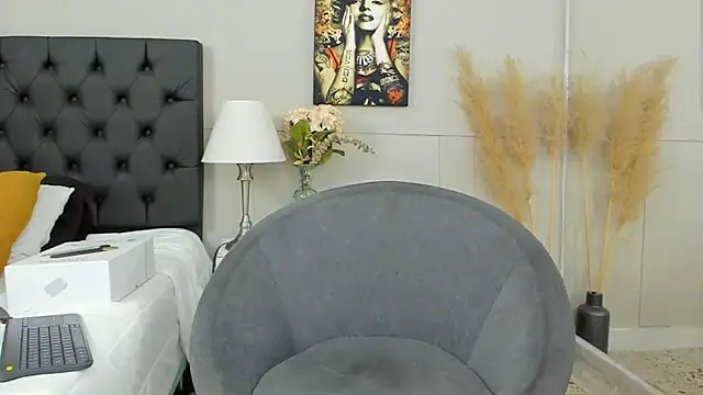 Robin Rief online show from 02-24-25, 03:44