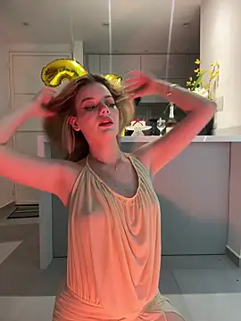 NicoleCut online show from 02-11-26, 12:04